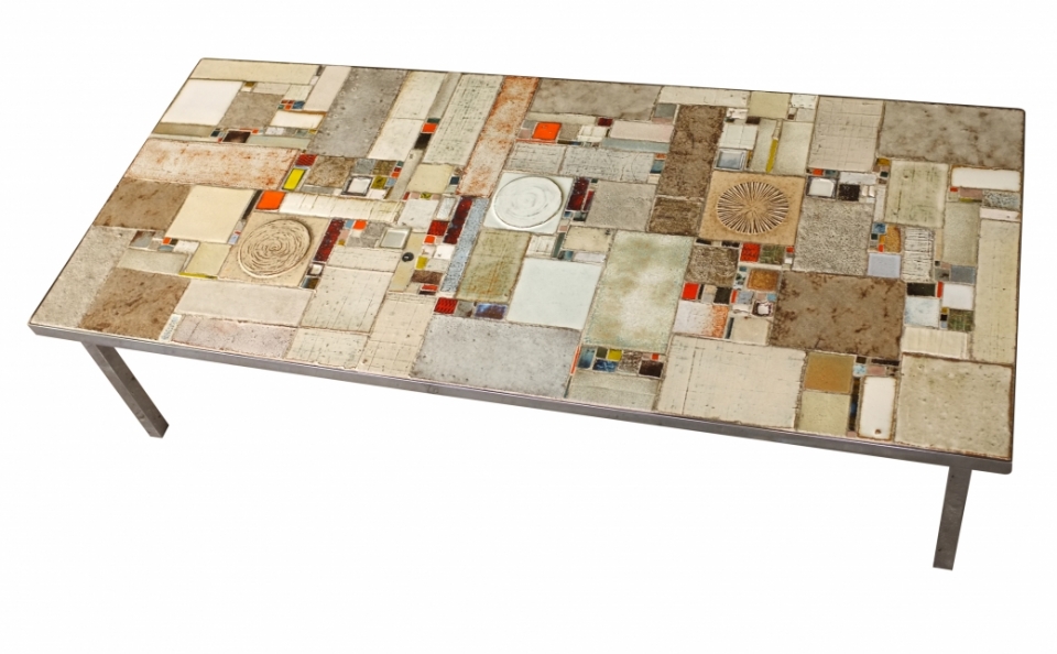pia-manu-table-amphora-tiles.jpg