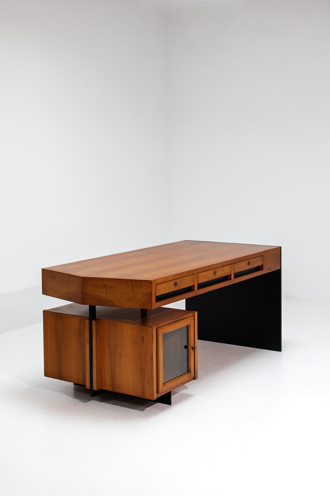 Unknown Italian desk