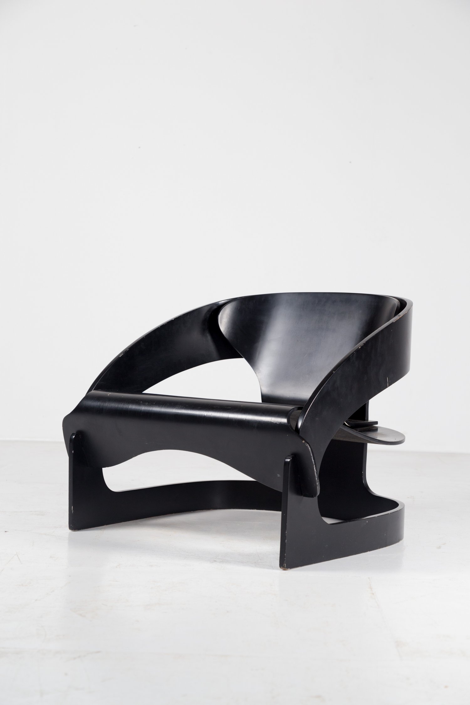 Joe colombo '4801' black plywood lounge chair