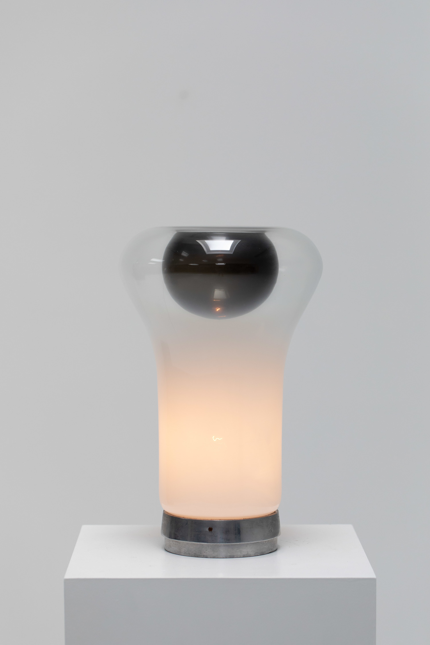 Saffo Lamp by Angelo Mangiarotti for Artemide