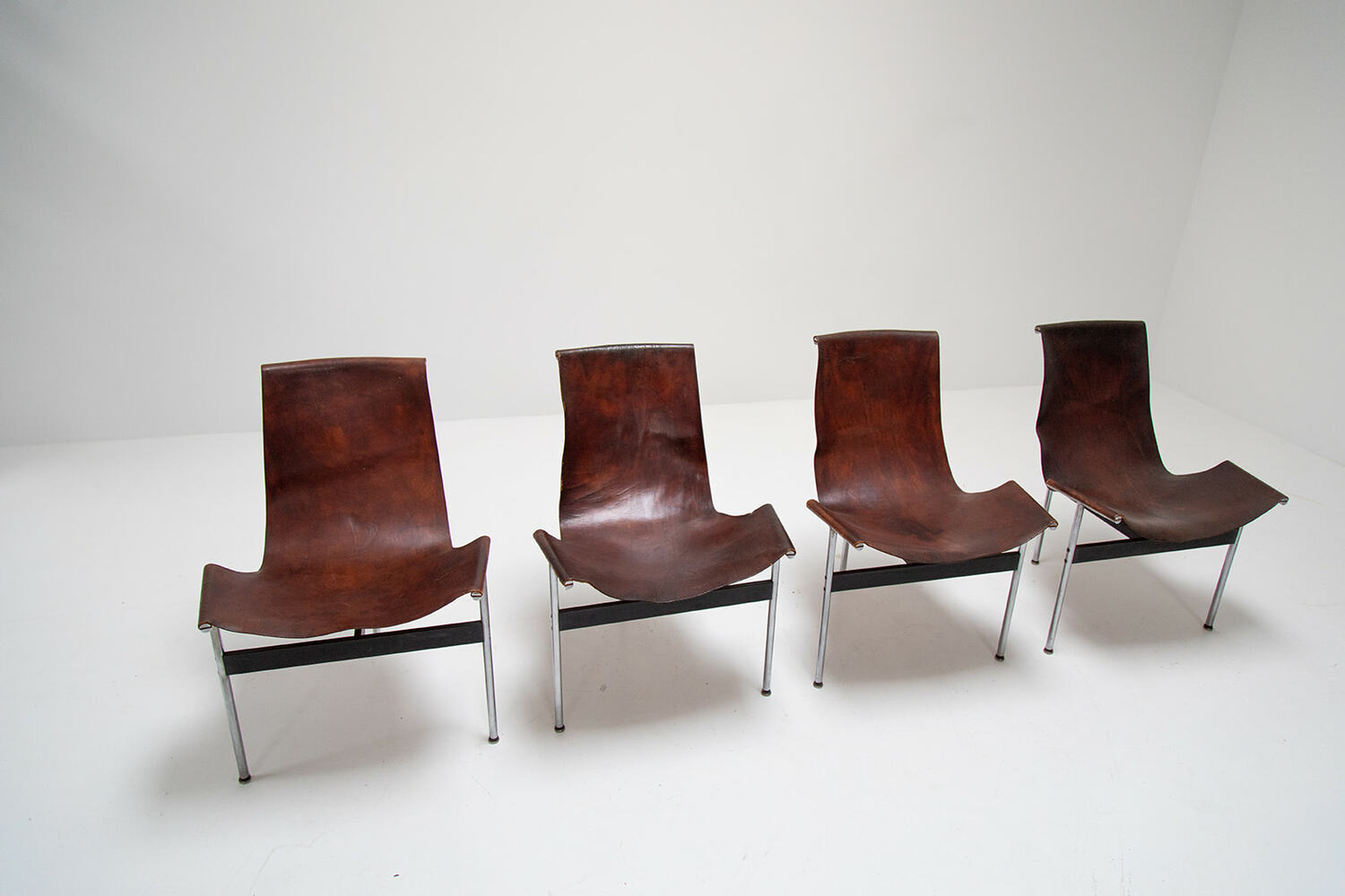 set of 4 T chairs